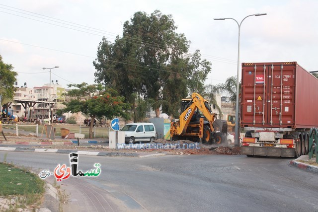  كفرقاسم - فيديو: الرئيس عادل بدير  الأيدي المتوضئة تُعمر وتحمي البلد واهله  و يشارك شباب الحرسة الاعمال التطوعية التنظيفية في مدخل البلدة